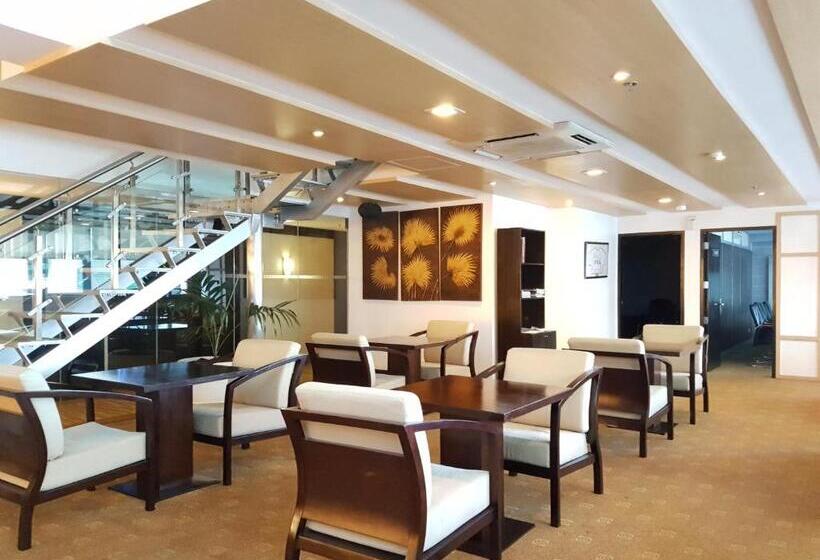 Plus Standard Room, Cebu Parklane International
