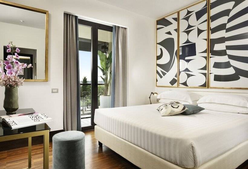 חדר קומפורט, Pulitzer