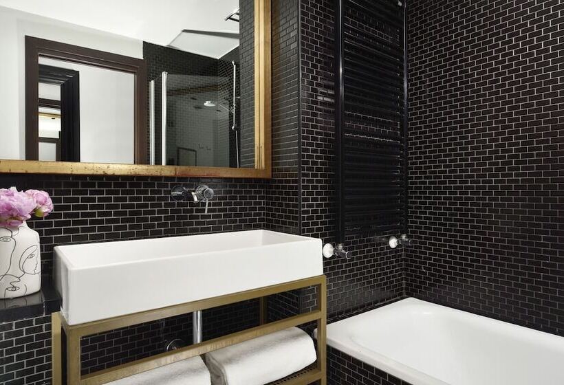 חדר סופריור, Pulitzer