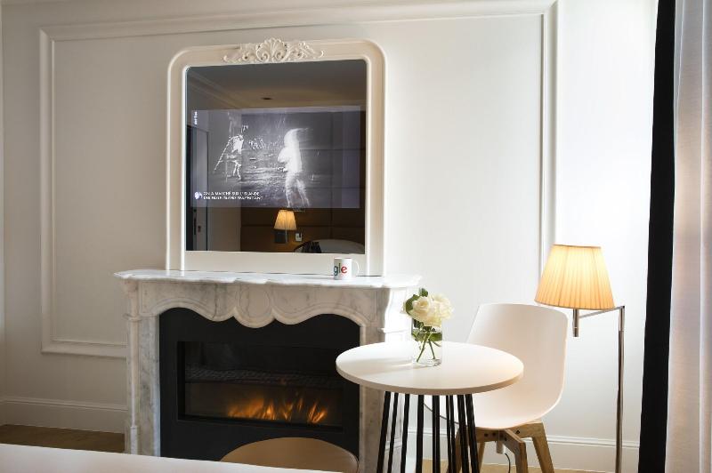 اتاق سوپریور, Pulitzer