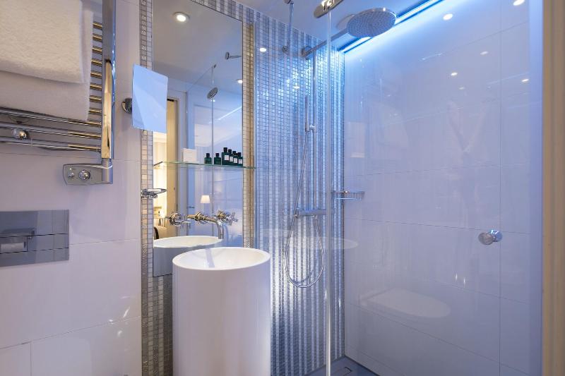 חדר סופריור, Pulitzer