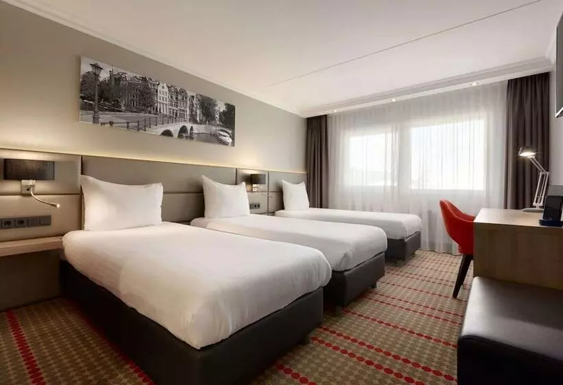 スーペリアトリプルルーム, Ramada By Wyndham Amsterdam Airport Schiphol
