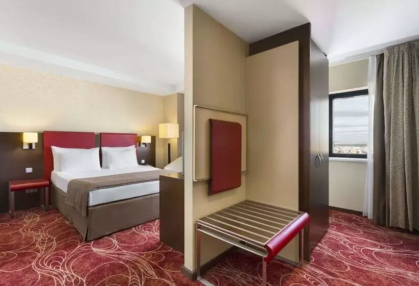اتاق اجرایی, Ramada Sibiu