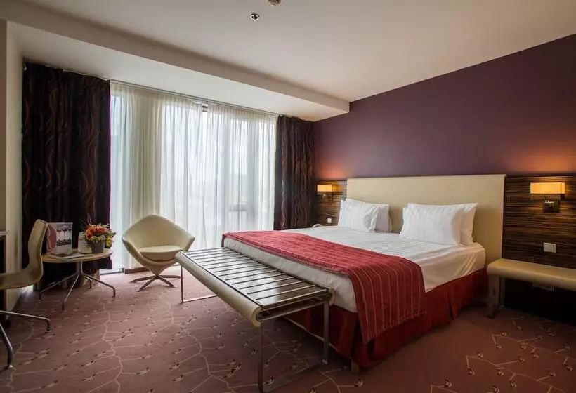 سوییت جونیور, Ramada Sibiu