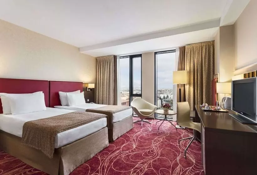 سوییت جونیور, Ramada Sibiu