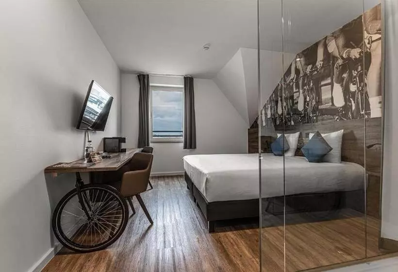 اتاق سوپریور با تخت بزرگ, Velotel Brugge