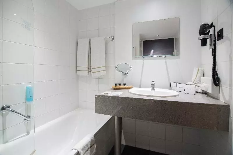 اتاق سوپریور با تخت بزرگ, Velotel Brugge