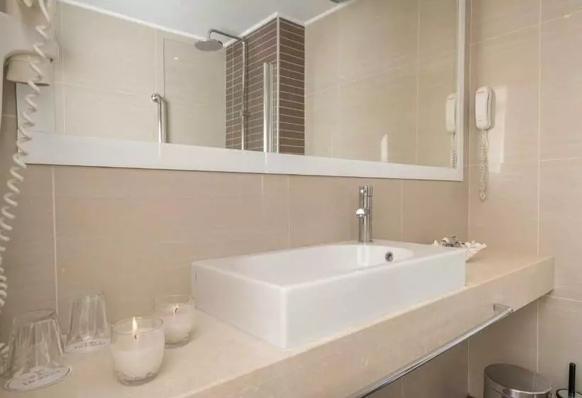 اتاق استاندارد, Art Hotel Debono