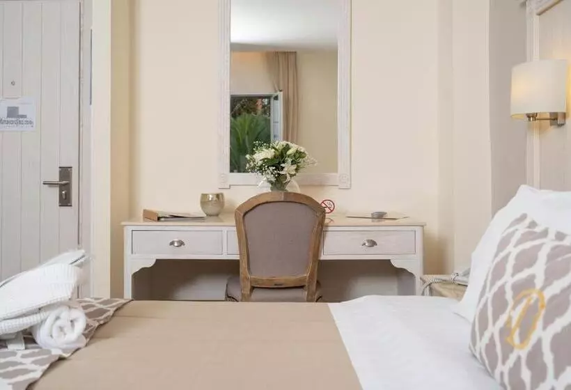 سوییت, Art Hotel Debono