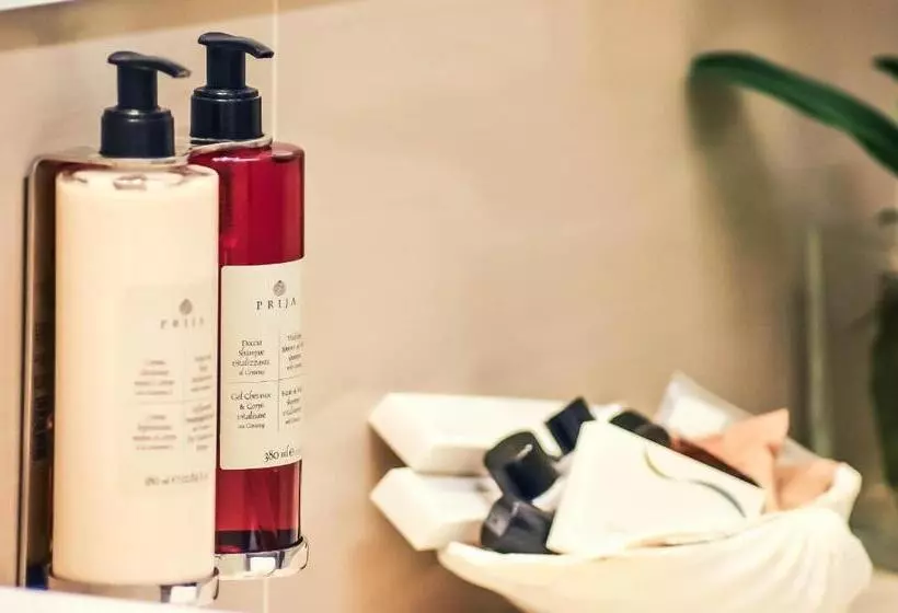 سوییت, Art Hotel Debono