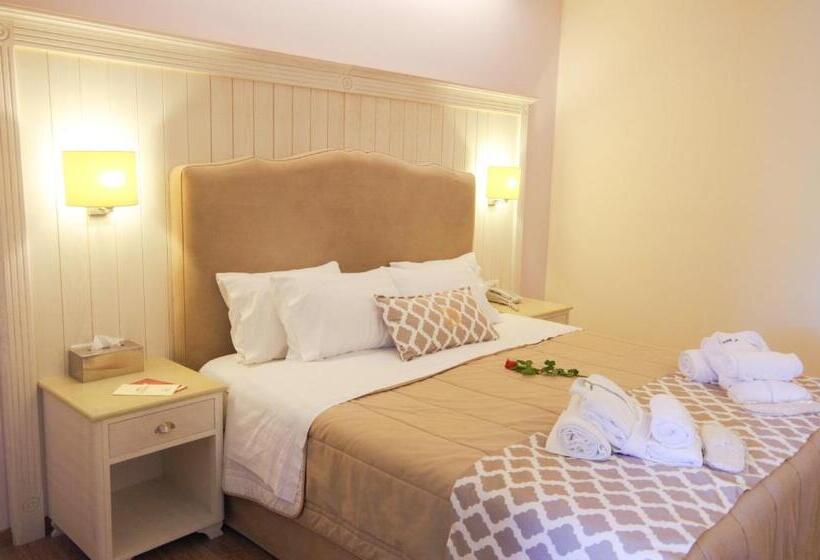 Люкс, Art Hotel Debono