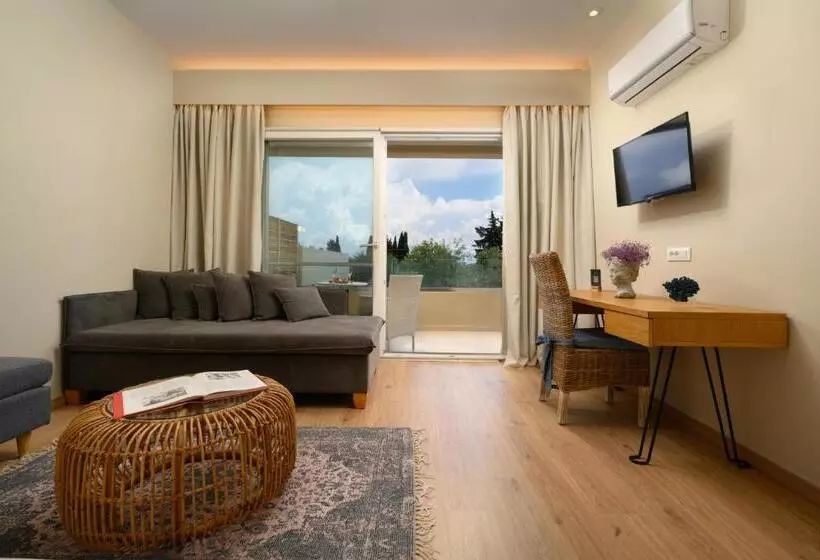 سوییت با استخر, Art Hotel Debono