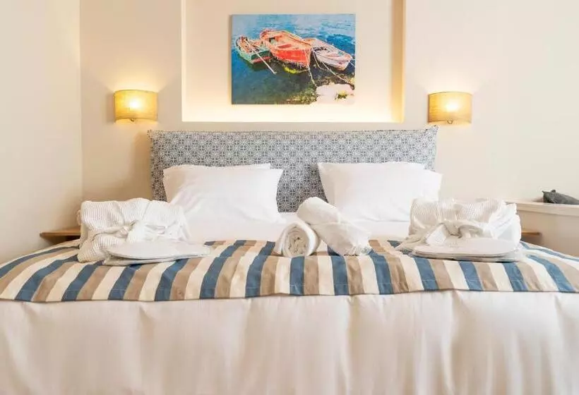 سوئیت با وان آب گرم, Art Hotel Debono