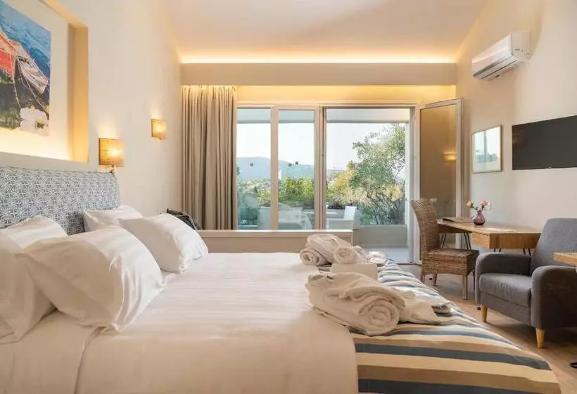 سوئیت با وان آب گرم, Art Hotel Debono