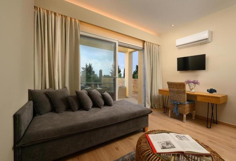 Люкс с гидромассажем, Art Hotel Debono