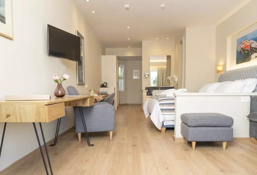 بانگلوی استاندارد, Art Hotel Debono