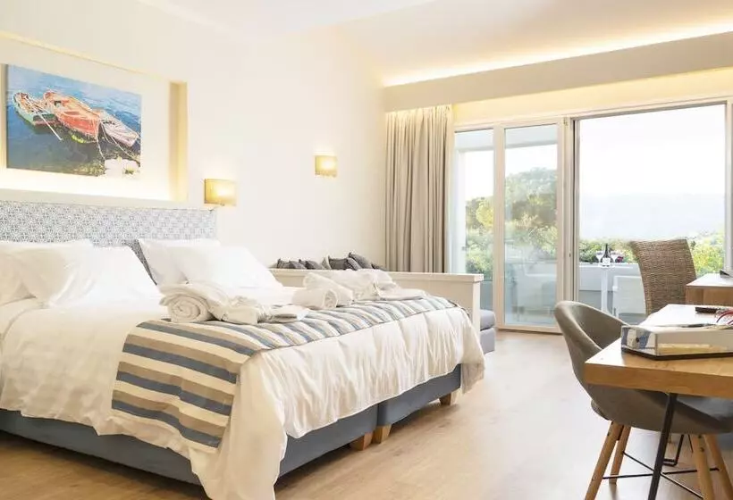 بانگلوی استاندارد, Art Hotel Debono