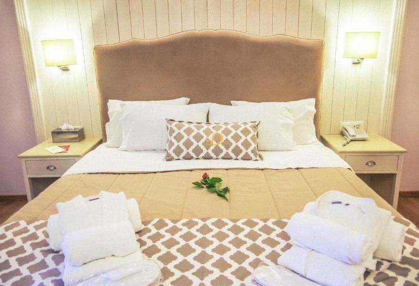 Люкс, Art Hotel Debono