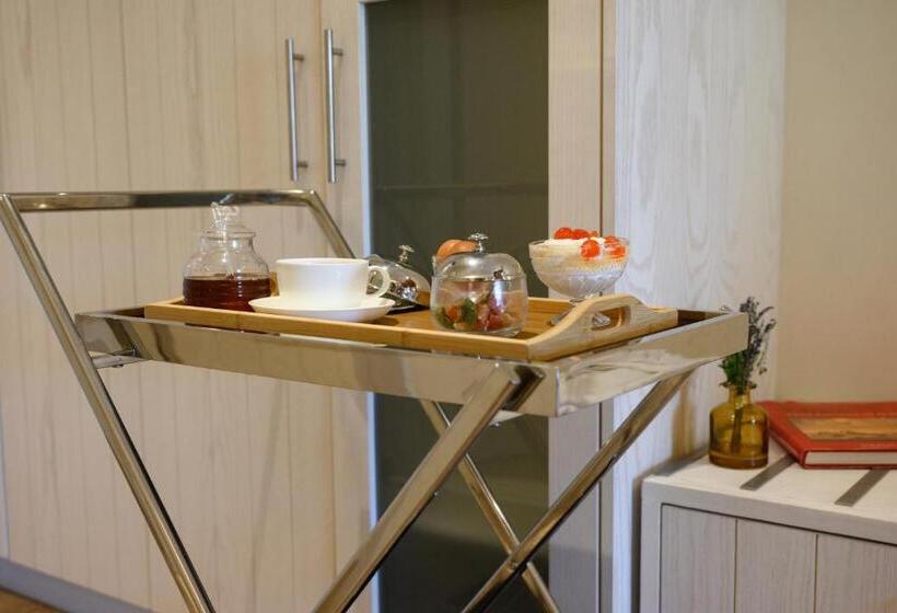 Люкс, Art Hotel Debono