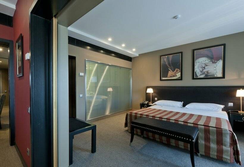 Люкс, Casino Chaves