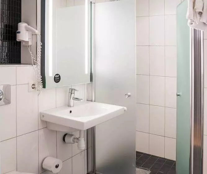 اتاق استاندارد, Clarion Grand