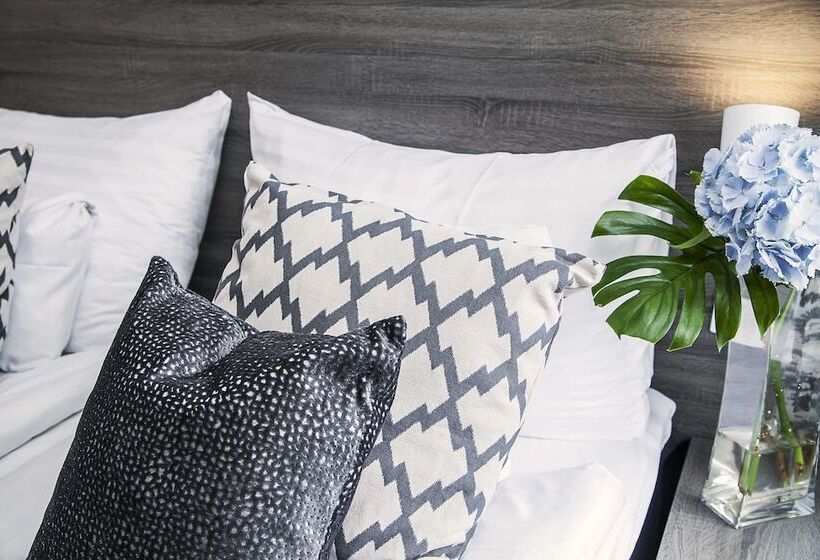 单人基本间, Clarion Grand