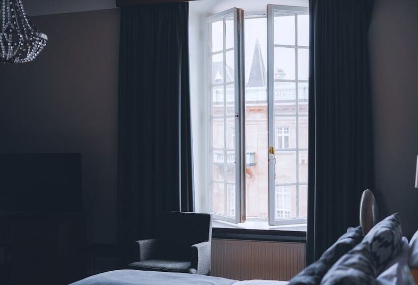 高级大房间, Clarion Grand