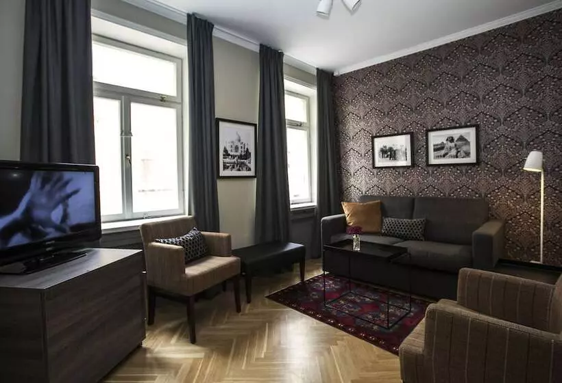اتاق لوکس, Clarion Grand