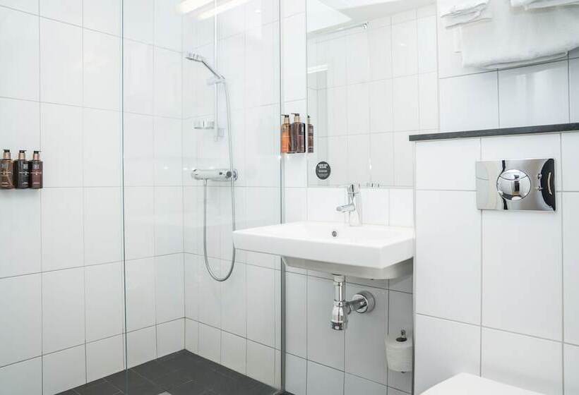 家庭间, Clarion Grand