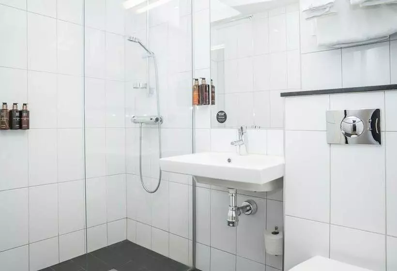 اتاق خانوادگی, Clarion Grand