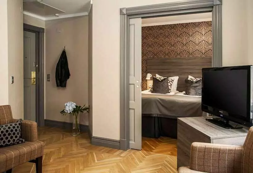 اتاق خانوادگی, Clarion Grand