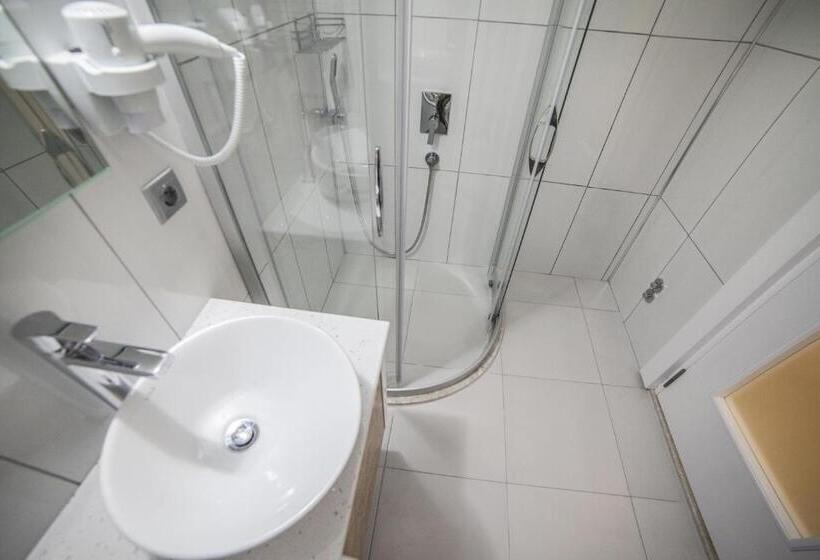 חדר אקונומי, Ferah