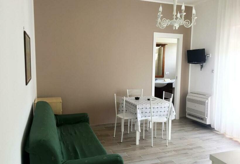 带1个卧室的带阳台的公寓, Le Palme