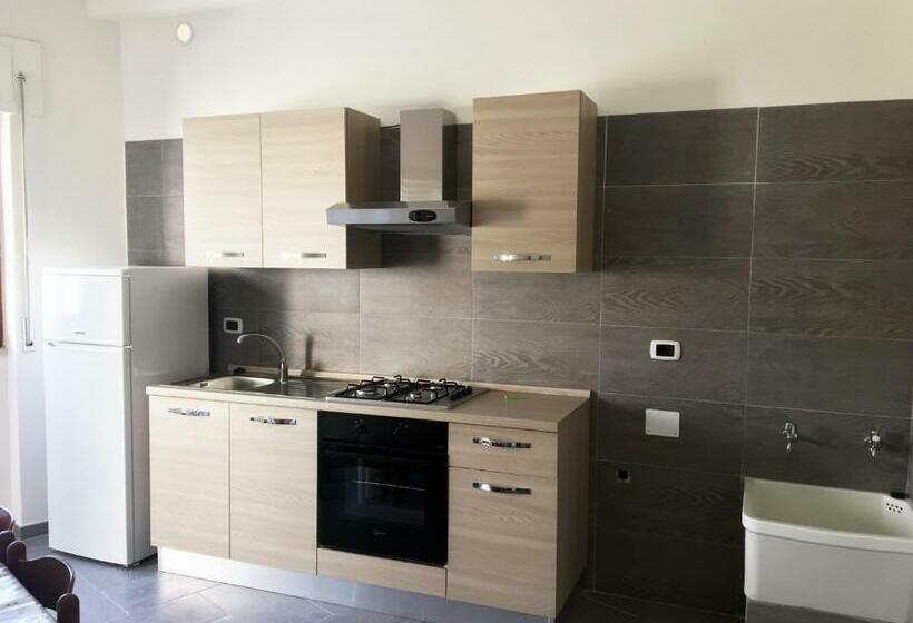 带1个卧室的带阳台的公寓, Le Palme