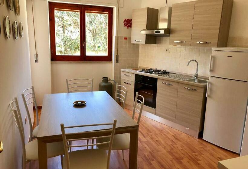 带1个卧室的带阳台的公寓, Le Palme