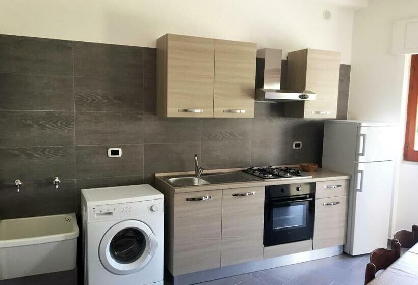 带1个卧室的带阳台的公寓, Le Palme