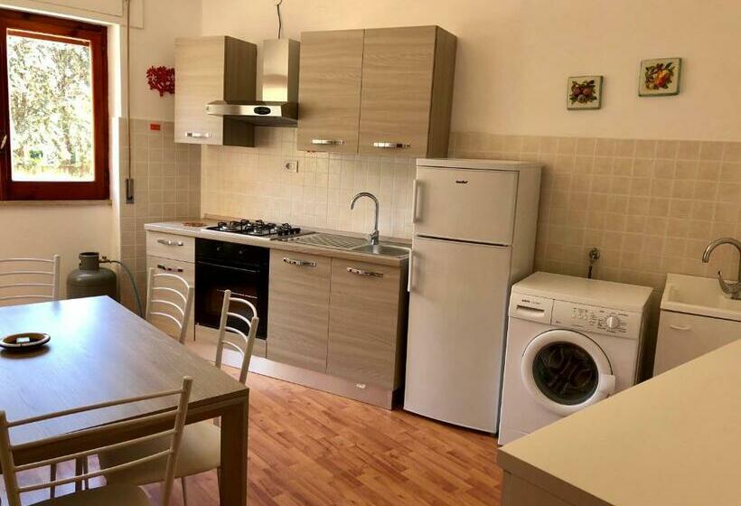 带1个卧室的带阳台的公寓, Le Palme