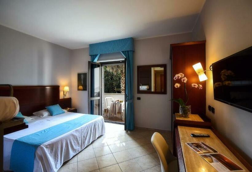 经典四人房间, Le Palme