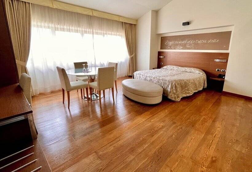 جناح ملكى, Lovere Resort & Spa