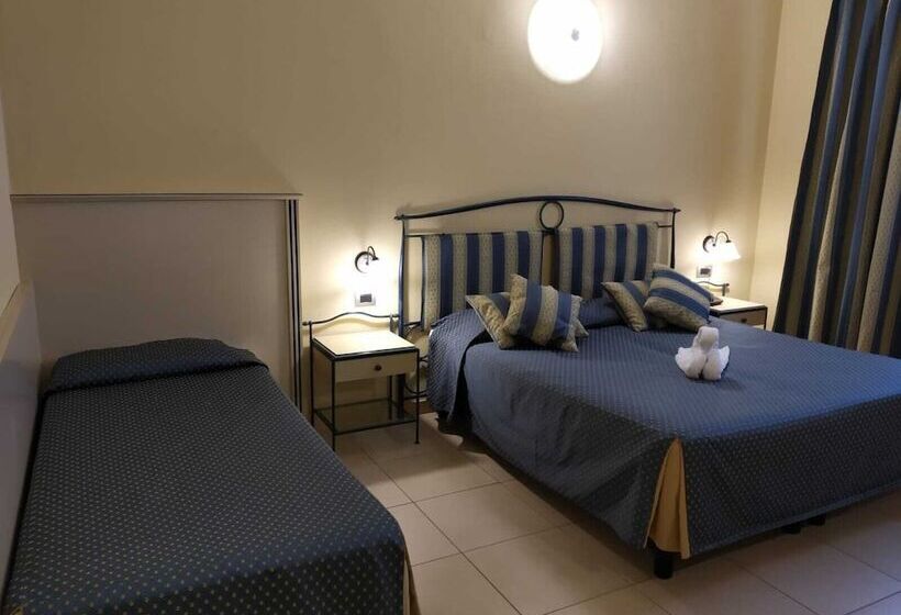 غرفة قياسية ثلاثية, Lovere Resort & Spa