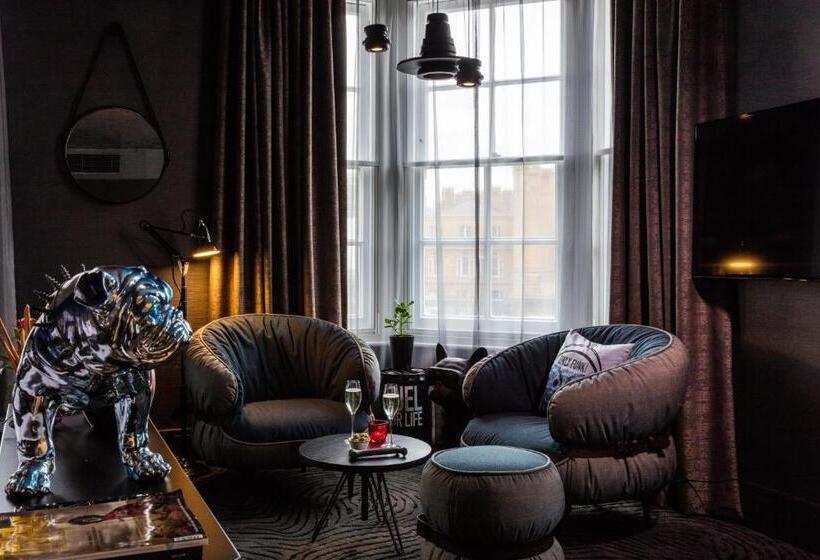 Студия Стандарт, Megaro