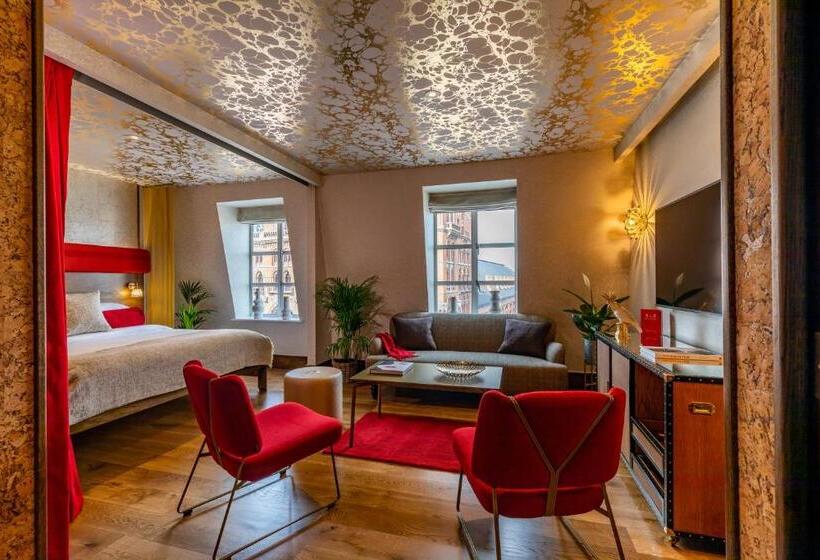 Президентский Люкс, Megaro