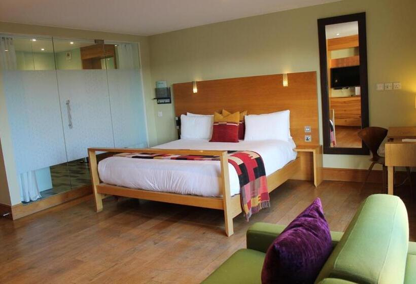 Полулюкс, Megaro