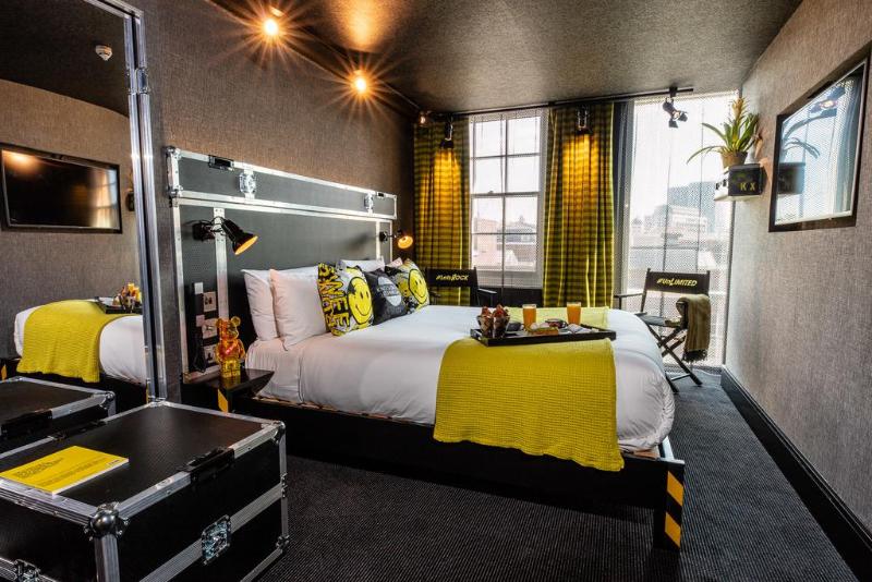 Номер Deluxe, Megaro