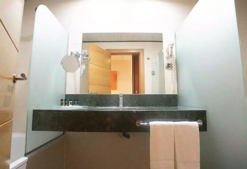 اتاق استاندارد سه نفره, Bluesea Calabahia