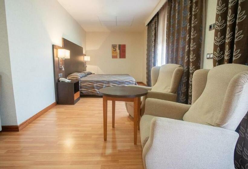 اتاق خانوادگی, Moon Dreams Calabahia