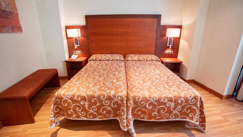 اتاق استاندارد چهار تخته, Moon Dreams Calabahia