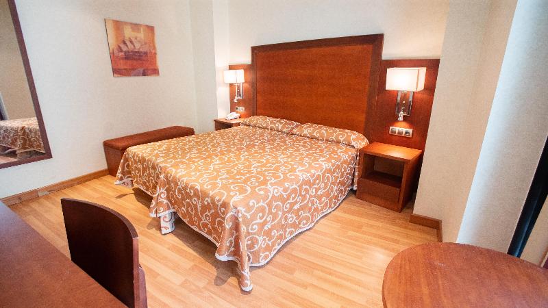 اتاق استاندارد چهار تخته, Moon Dreams Calabahia