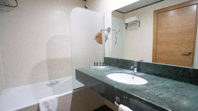 اتاق استاندارد سه نفره, Bluesea Calabahia