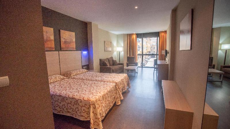 اتاق خانوادگی, Moon Dreams Calabahia